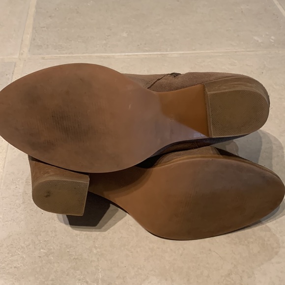 Steve Madden Taupe Repell Bootie / 8.5 - Picture 3 of 3